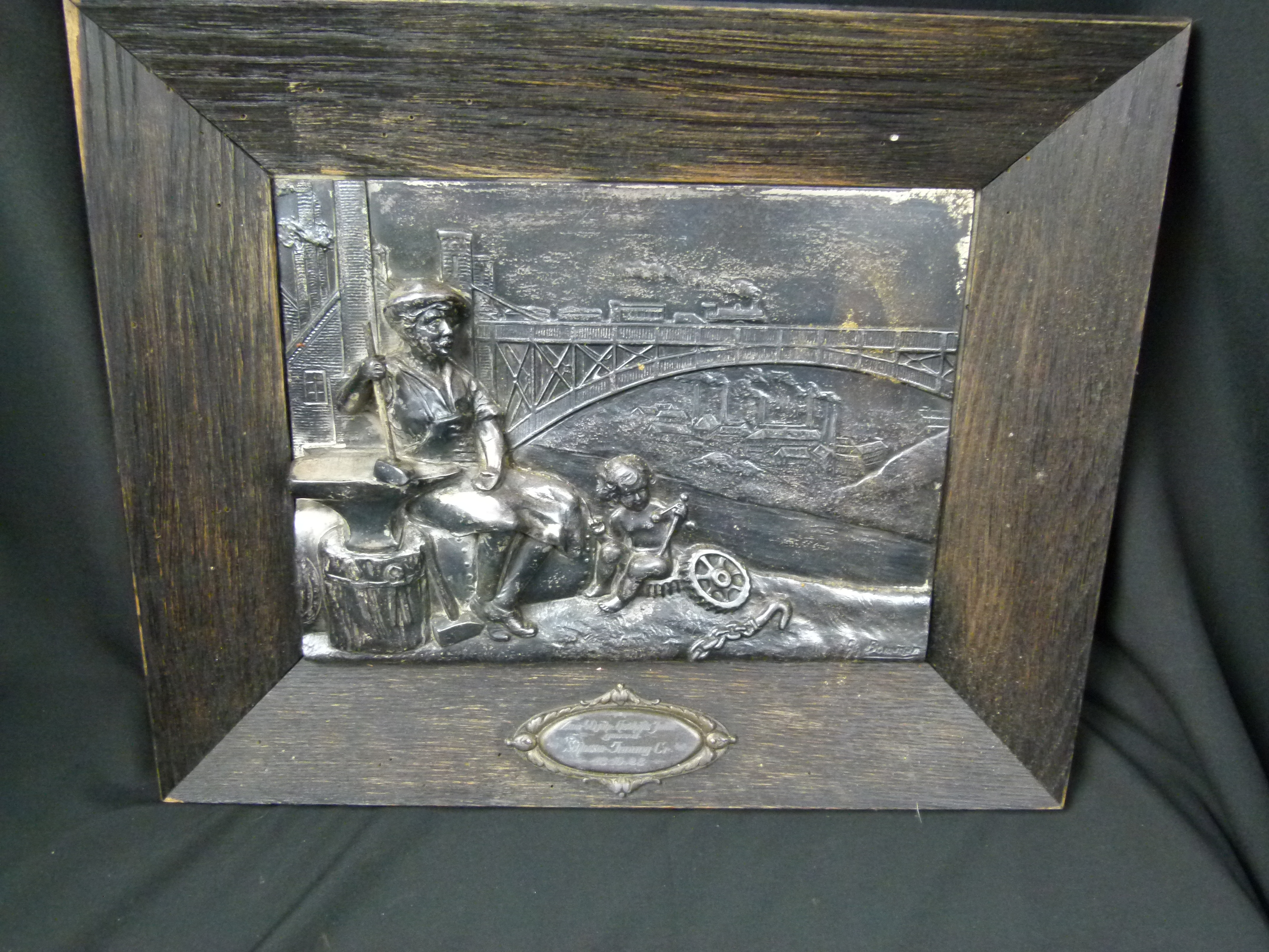 Reliefbild Georg Bommer mit Dampflock 1928