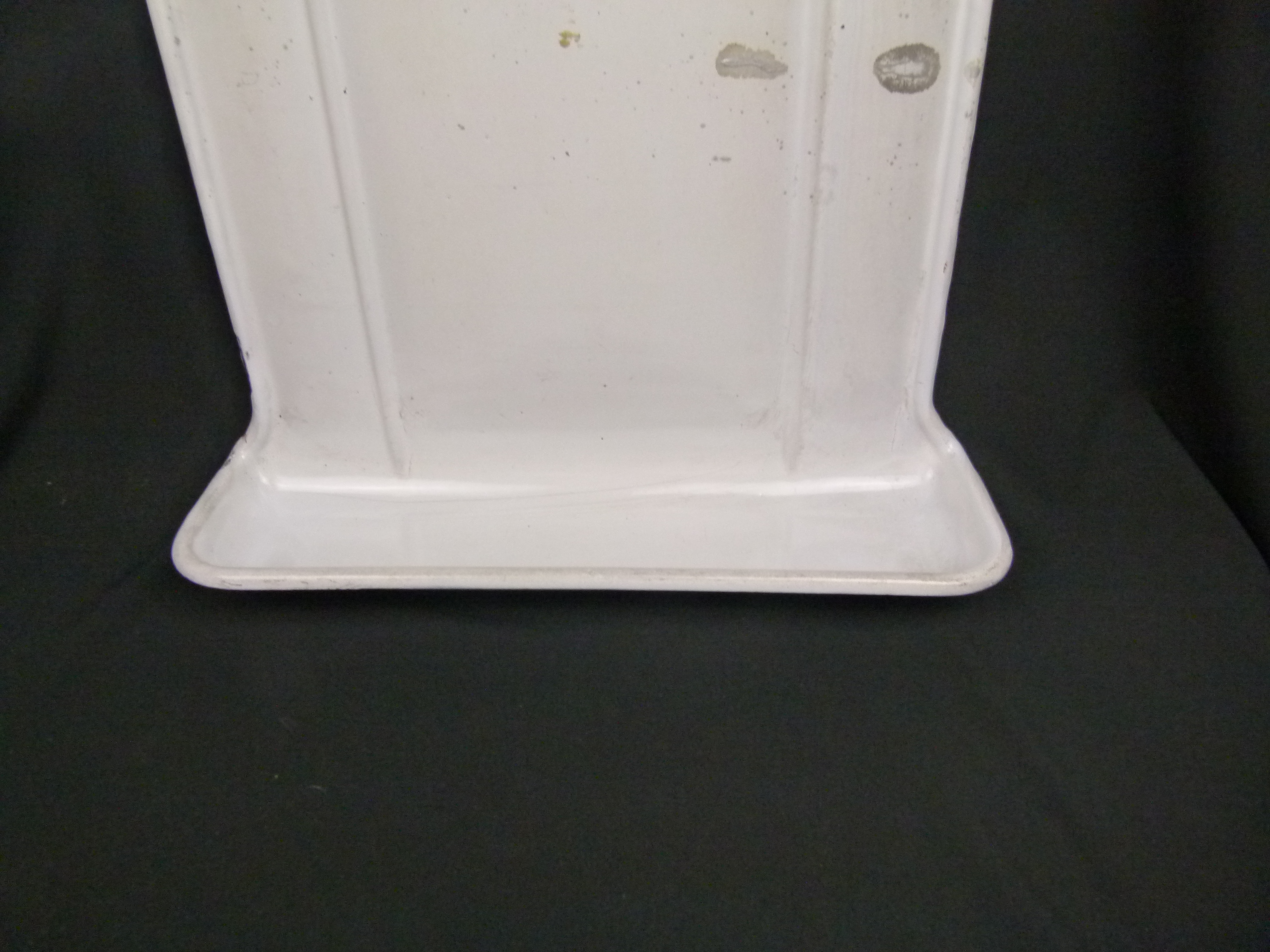 Antikes emailliertes Loeffelblech Schoepfkellenhalter