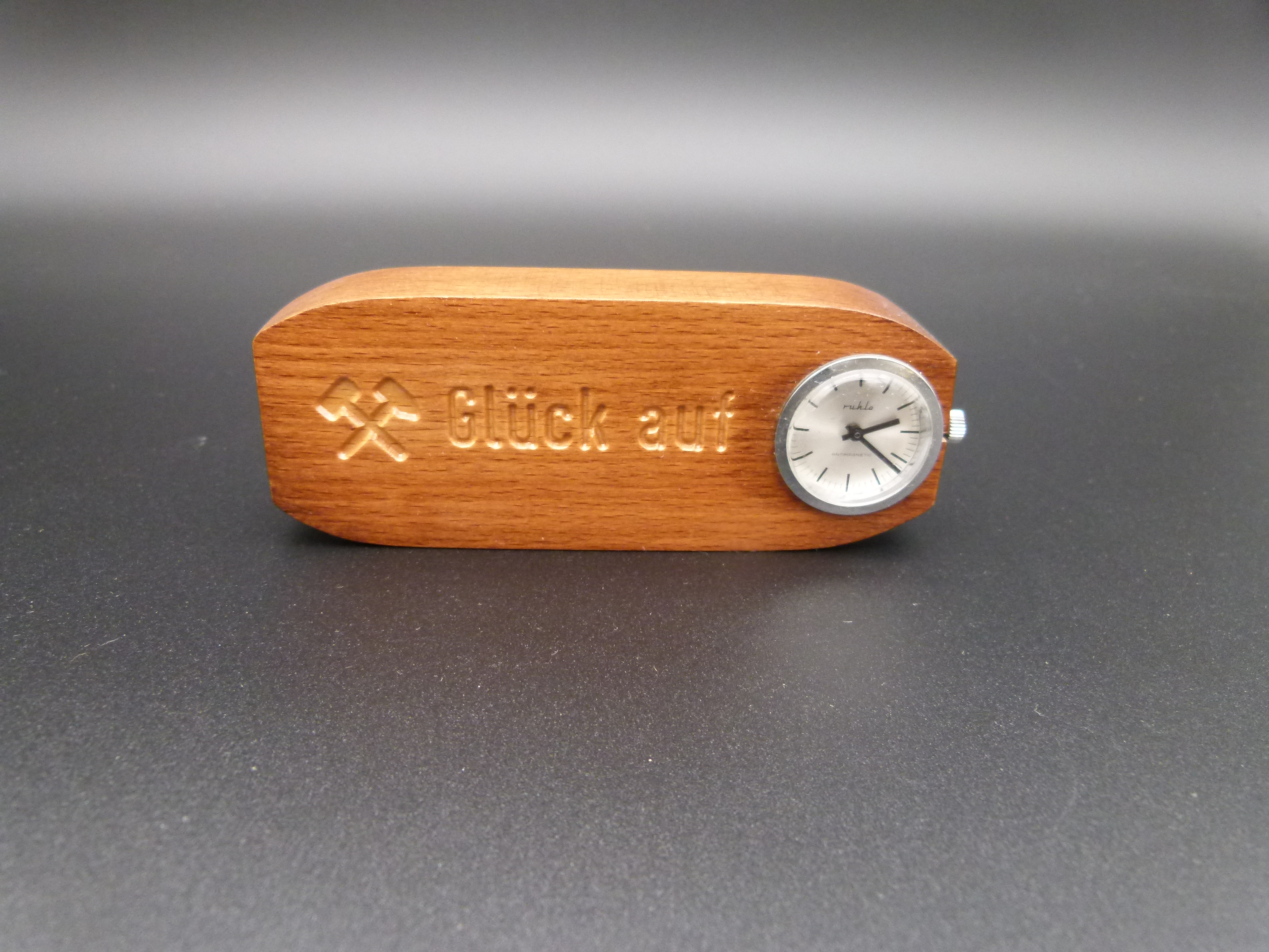 Ruhla Brikett Tischuhr VEB Braunkohlenwerk Regis 