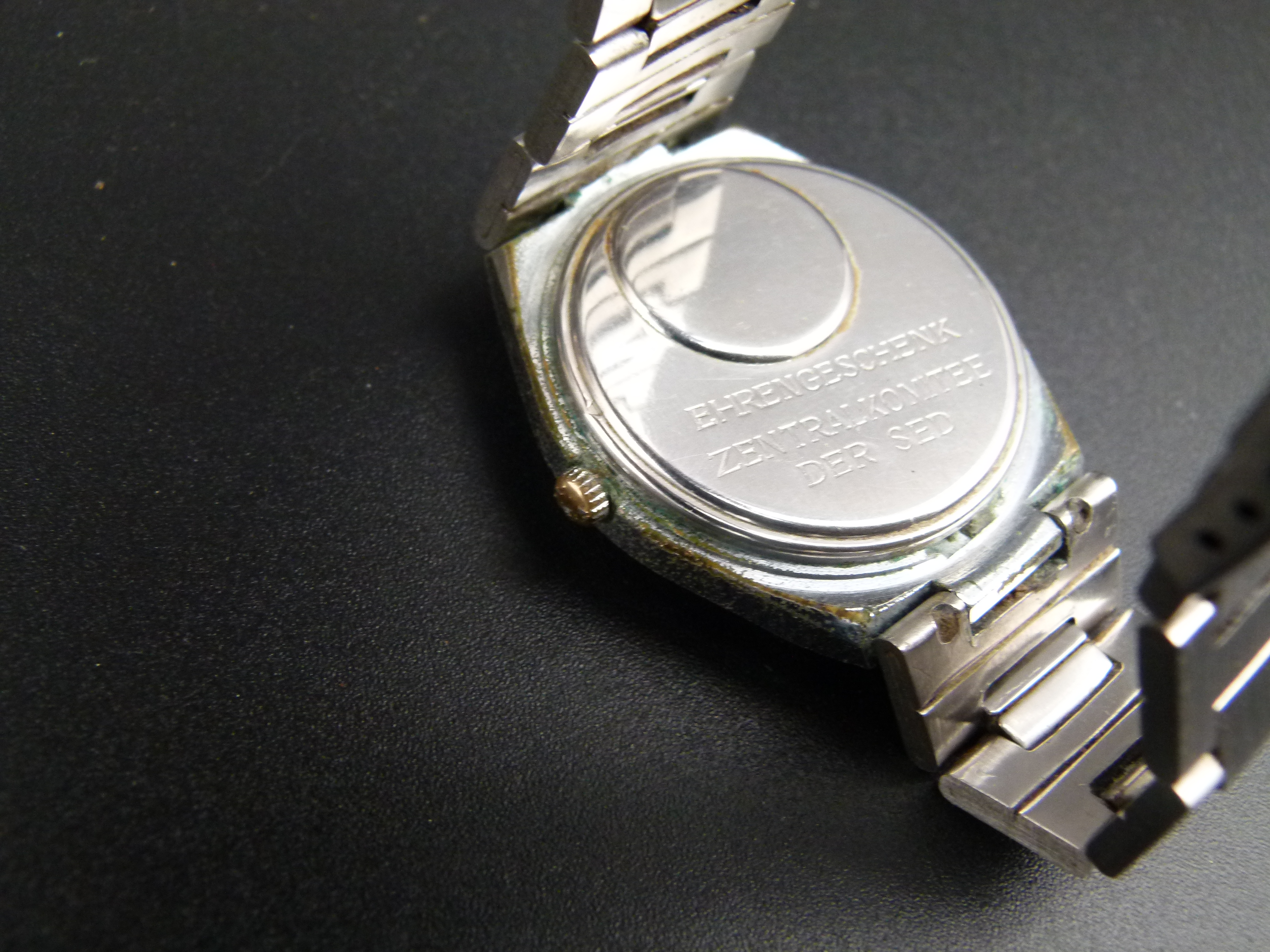 Ruhla Uhr Ehrengeschenk Zentralkomitee der SED  