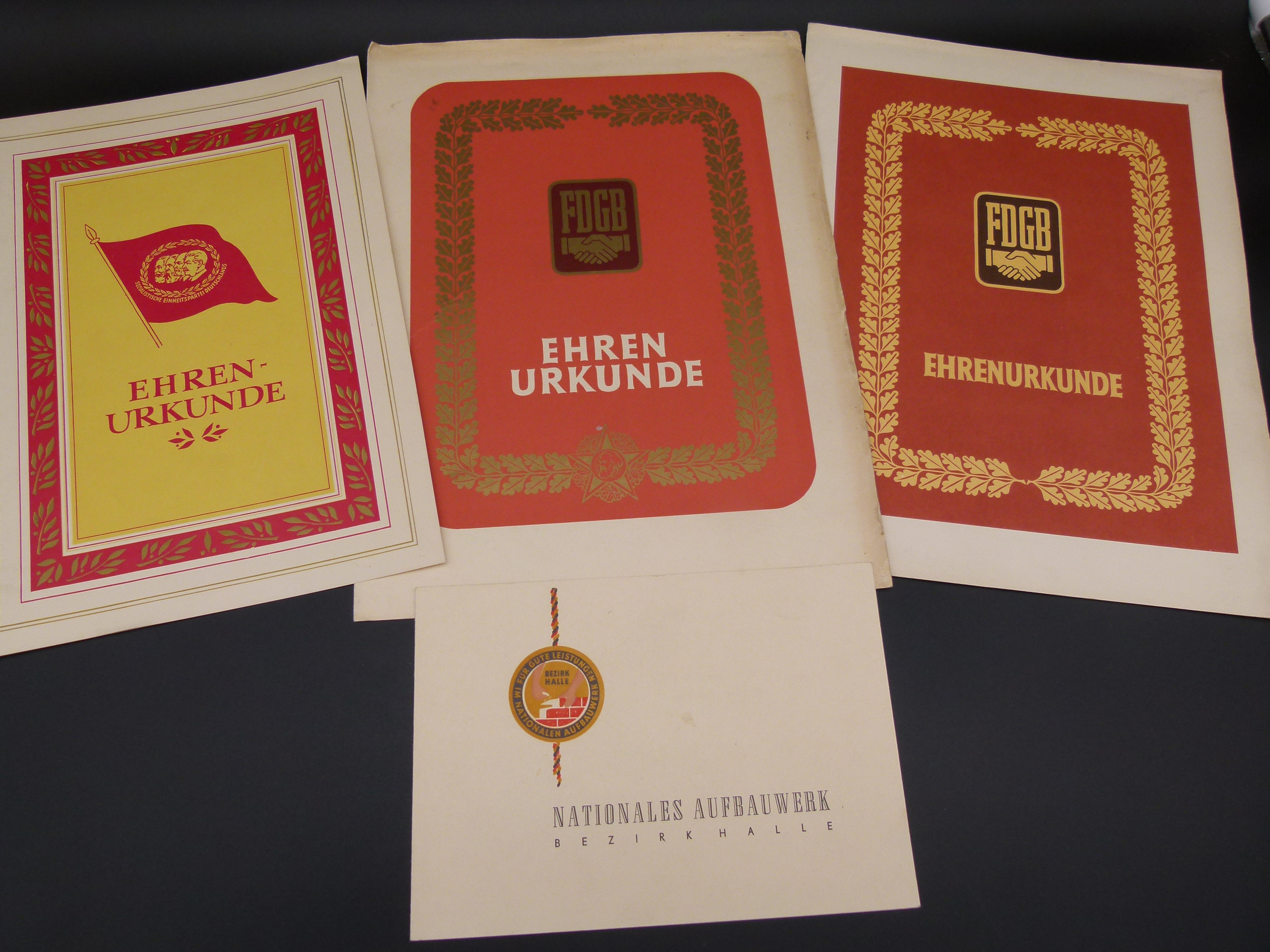 Seltene Gruppe 50er Jahre Partei Ehrenurkunden