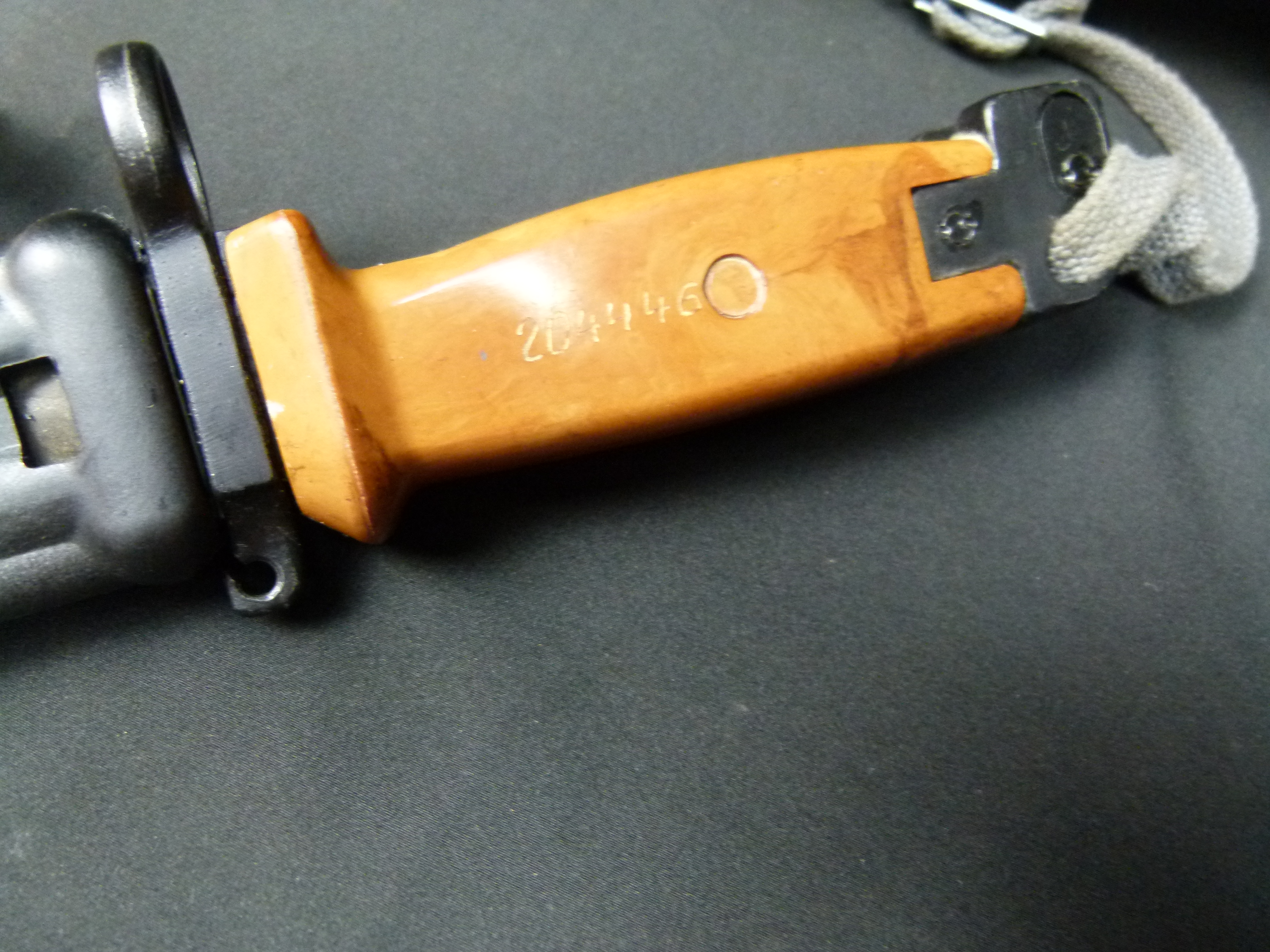 AK47 Bajonett selten brauner Griff mit Ritznummer