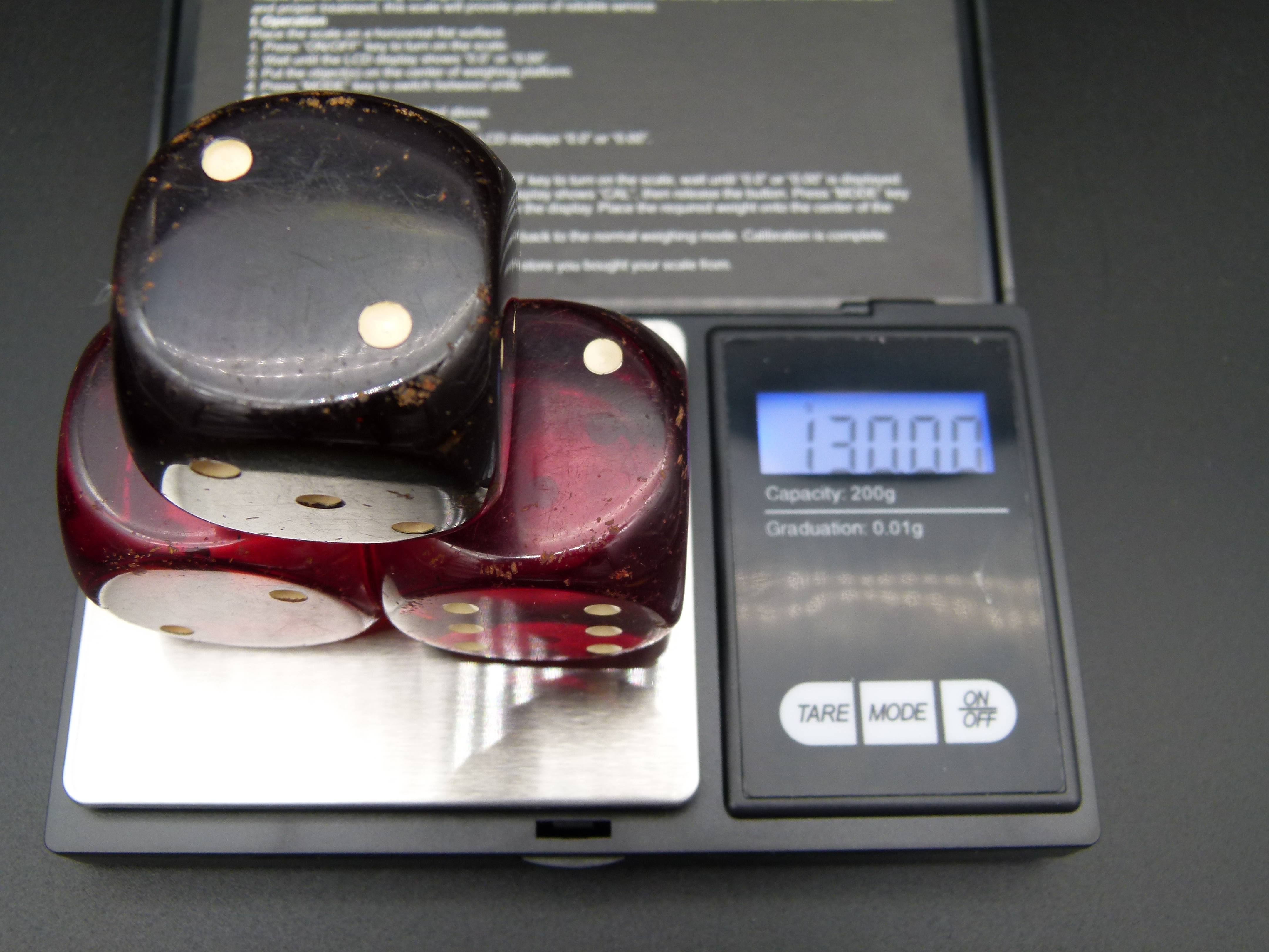 3 Catalin DDR Wuerfel 130 gr. braun rot gruen 3,2 cm