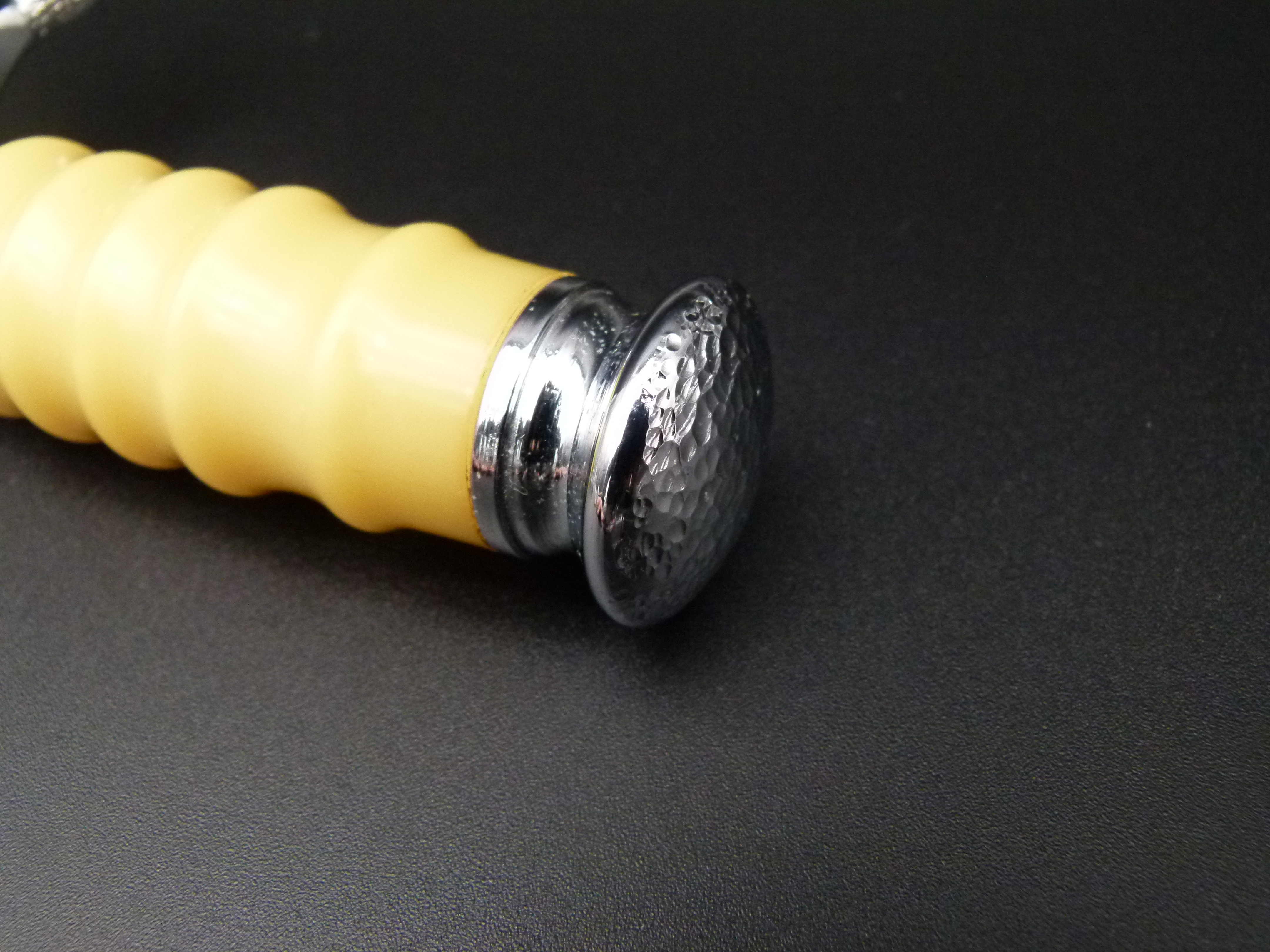 NVA Dolch Jahrgangsbeste Ueberreicht vom Minister