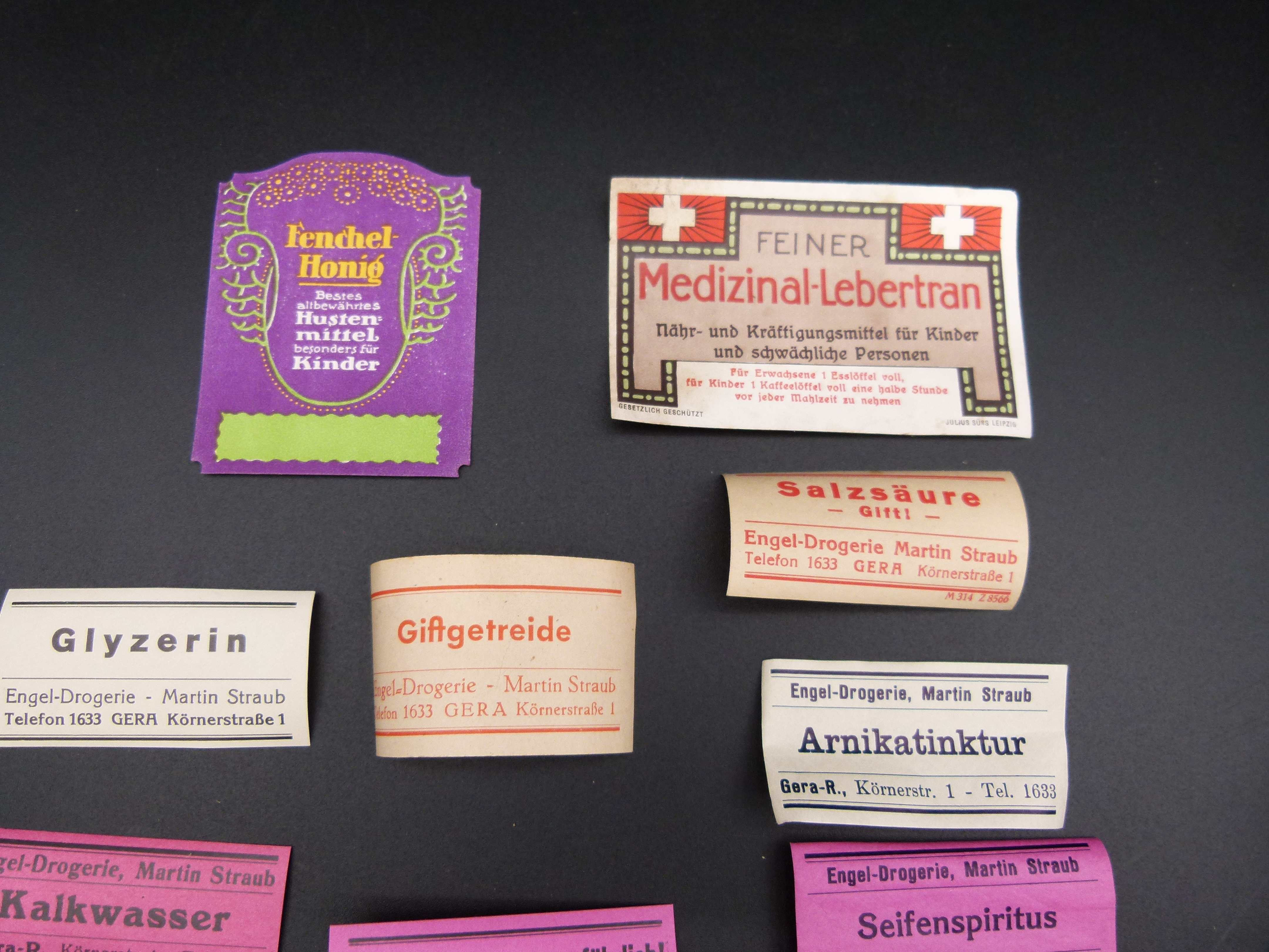 12 antike Etiketten Engel Drogerie Gera Martin Straub
