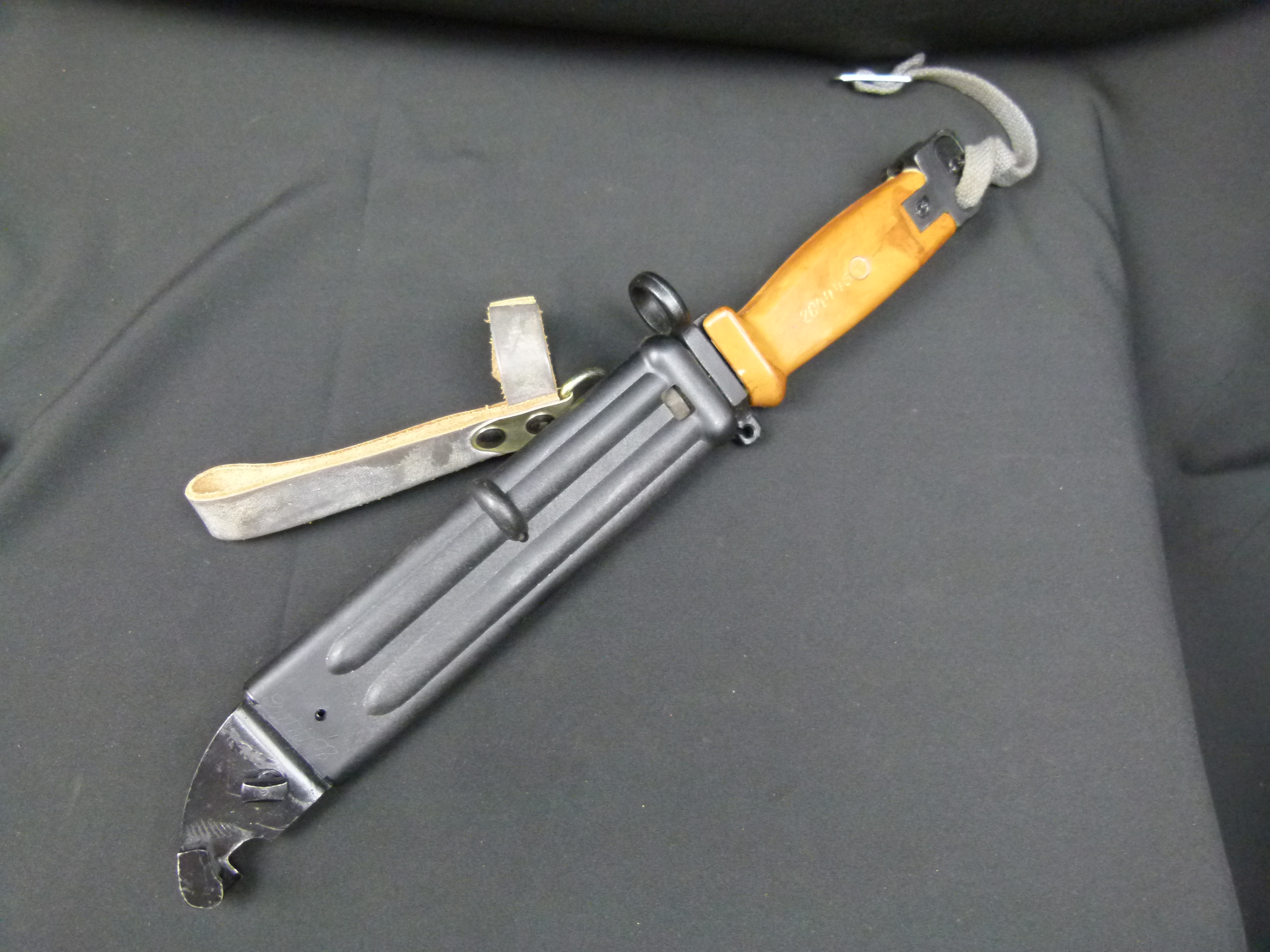 AK47 Bajonett selten brauner Griff mit Ritznummer