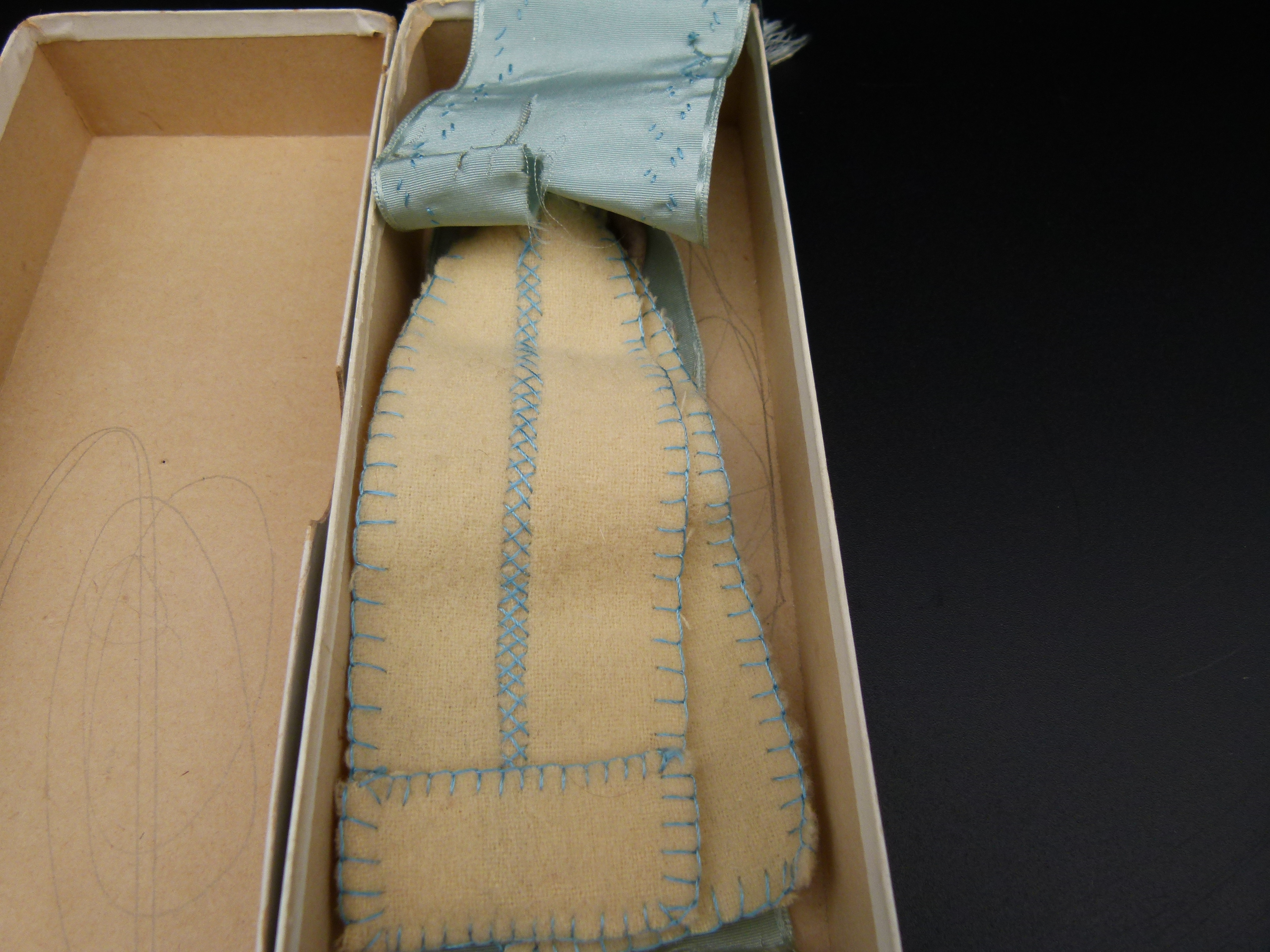 Antike Nadelkissenpuppe in OVP Goeggingen 